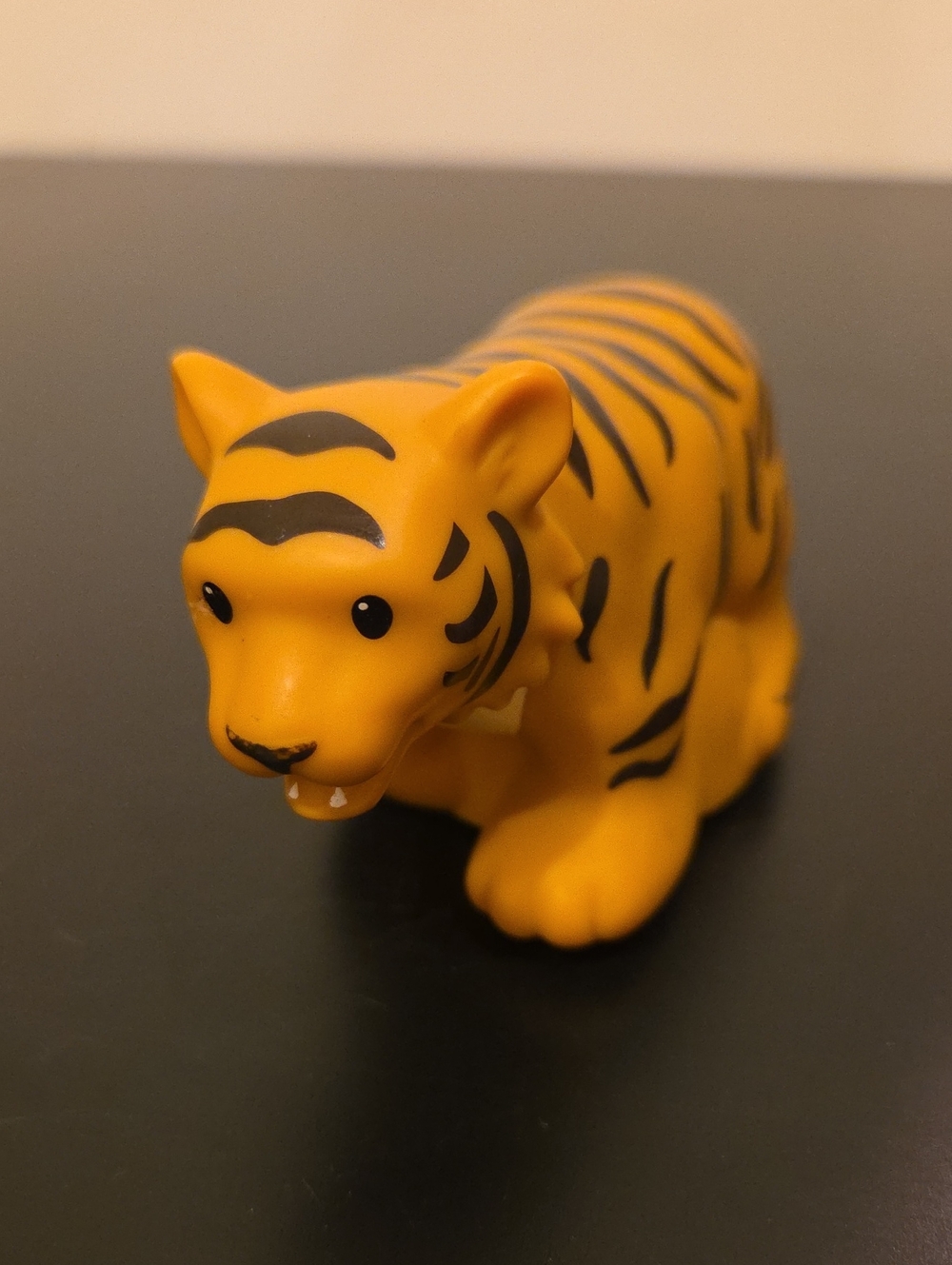 Little People Tiger Zoo Talker Animal